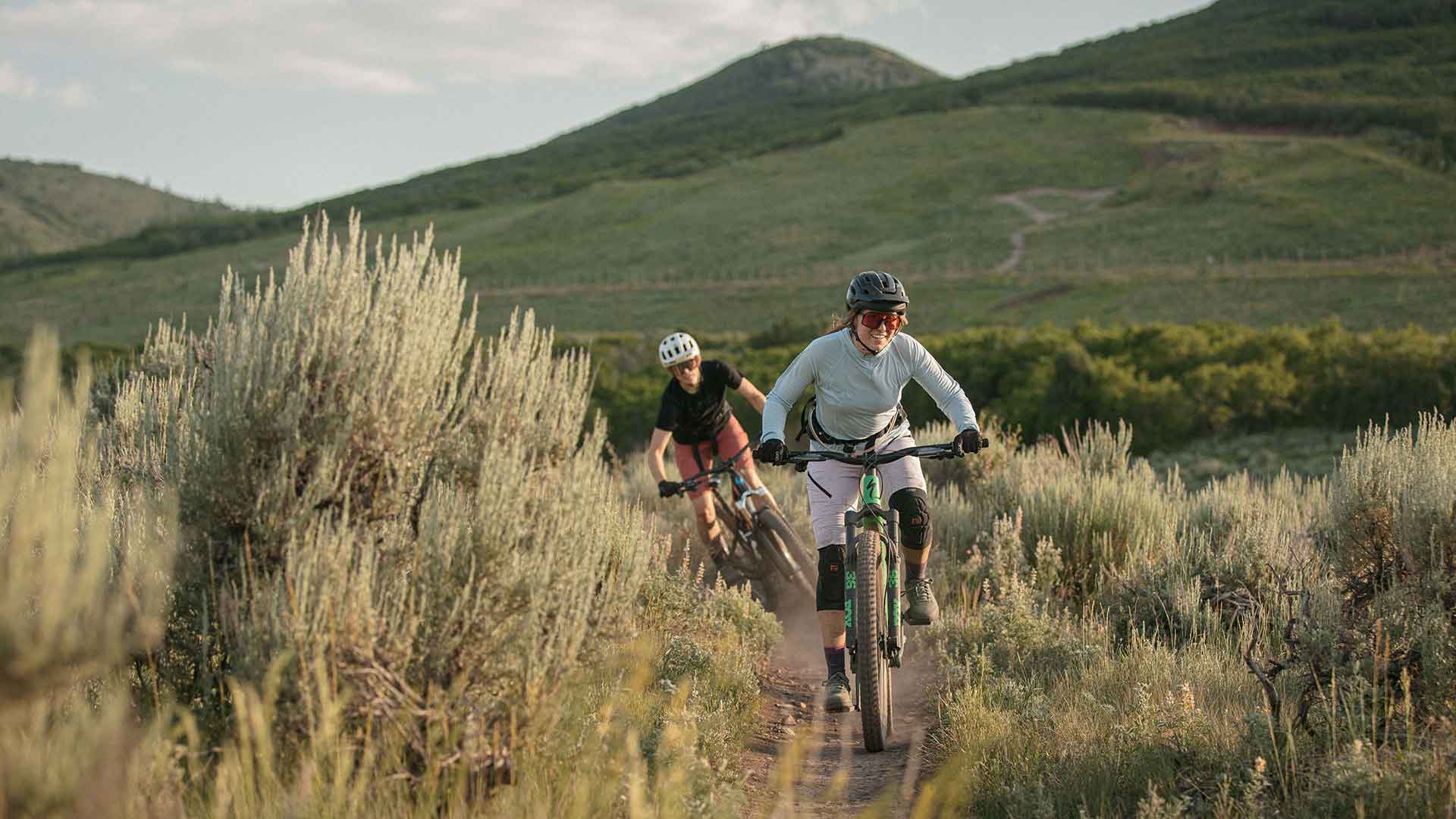 Jans Experts leading a mountain bike 101  lesson in Park City, Utah.