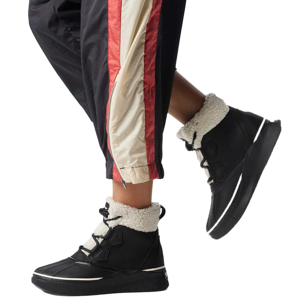 Sorel Out N About IV Chillz WP Boot Women's in Black and Chalk