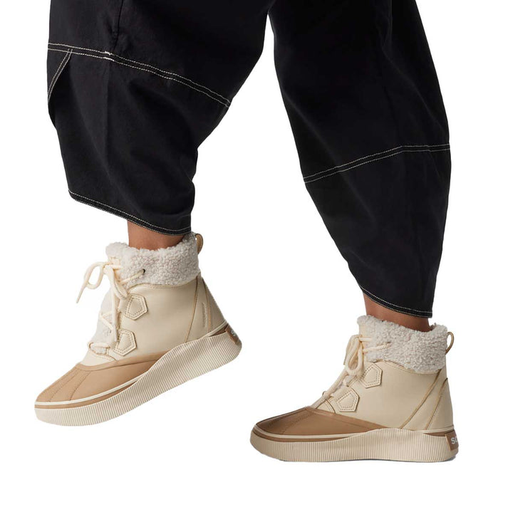 Sorel Out N About IV Chillz WP Boot Women's in Honey White and Cano